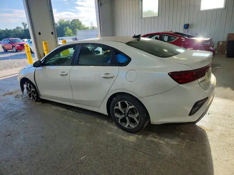 2021 KIA FORTE VIN 3KPF24AD4ME395231 фото 2