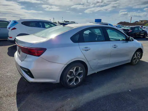 3KPF24AD1ME414124 — 2021 Kia Forte, foto 3 de Copart 26.10.2026, Inundación