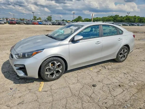 3KPF24AD3ME352970 Kia Forte 2021 — Front end damage, before-repair photo