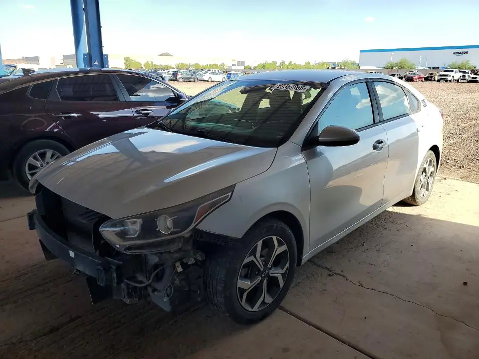 3KPF24AD9ME306446 Kia Forte 2021 — повреждение Механические повреждения, фото до ремонта