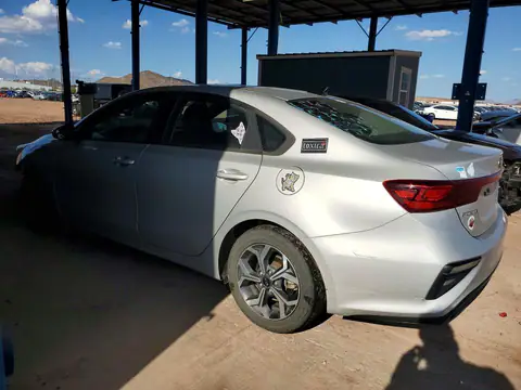 3KPF24AD9ME306446 — 2021 Kia Forte, фото 2 с аукциона Copart 29.09.2026, Механические повреждения
