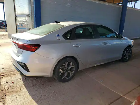3KPF24AD9ME306446 — 2021 Kia Forte, фото 3 с аукциона Copart 29.09.2026, Механические повреждения