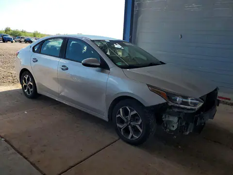 3KPF24AD9ME306446 — 2021 Kia Forte, фото 4 с аукциона Copart 29.09.2026, Механические повреждения