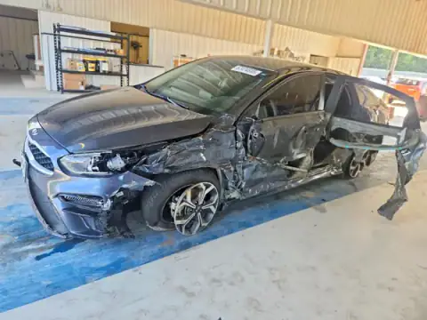 3KPF24AD6ME337492 — 2021 Kia Forte, Бокова частина (Side), фото до ремонту