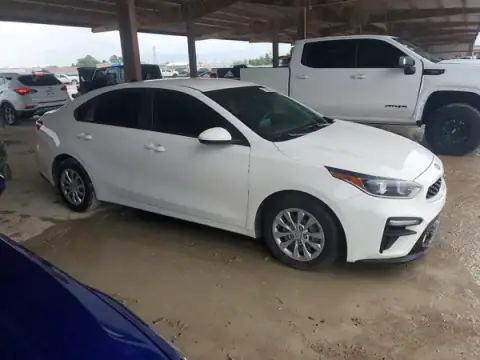 3KPF24AD0ME290394 — 2021 Kia Forte, photo 4 from Copart, Front end