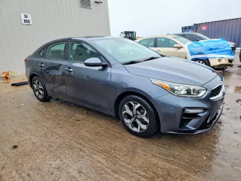 3KPF24AD2ME388245 — 2021 Kia Forte, фото 4 с аукциона Copart 28.09.2026, БОКОВАЯ ЧАСТЬ