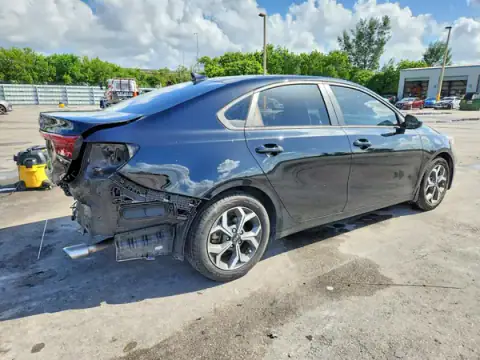3KPF24AD8ME337039 — 2021 Kia Forte, фото 3 з Copart 28.09.2026, Задня частина