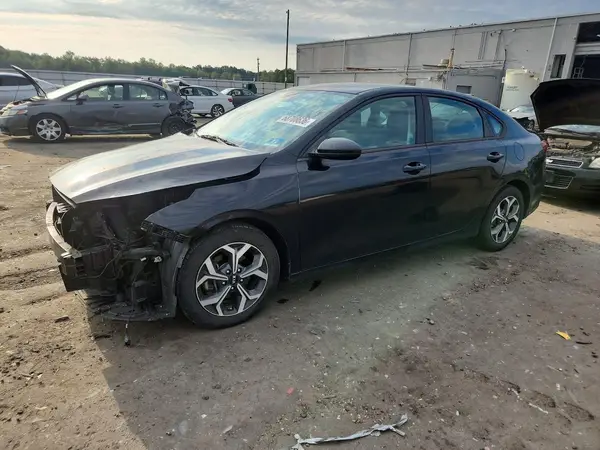 3KPF24AD5ME336768 Kia Forte 2021 — Front end damage, before-repair photo