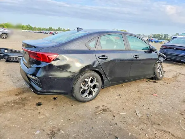 3KPF24AD5ME336768 — 2021 Kia Forte, photo 3 from Copart, Front end