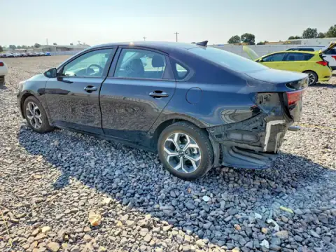 3KPF24AD8ME354245 — 2021 Kia Forte, photo 2 from Copart, Rear end