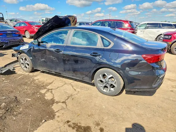 3KPF24AD2ME393316 — 2021 Kia Forte, zdjęcie 2 z Copart, Przód