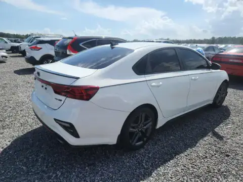 3KPF34AD8ME378252 — 2021 Kia Forte, photo 3 from Copart, Front end