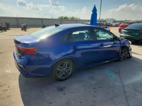 3KPF34AD2ME315132 — 2021 Kia Forte, фото 3 с аукциона Copart, опрокидывание