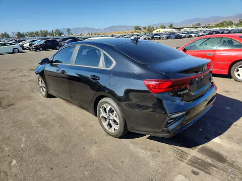 2021 KIA Forte VIN 3KPF24AD2ME387449 фото 2