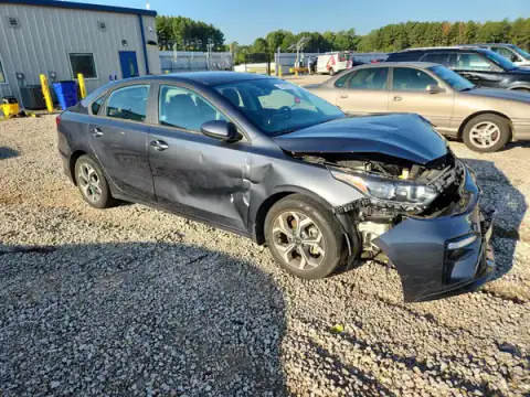 3KPF24AD0ME395064 — 2021 Kia Forte, фото 4 с аукциона Copart, ПЕРЕДНЯЯ ЧАСТЬ