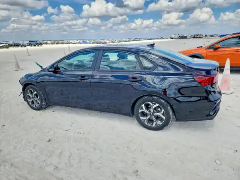 3KPF24ADXME326575 — 2021 Kia Forte, photo 2 from Copart, Front end