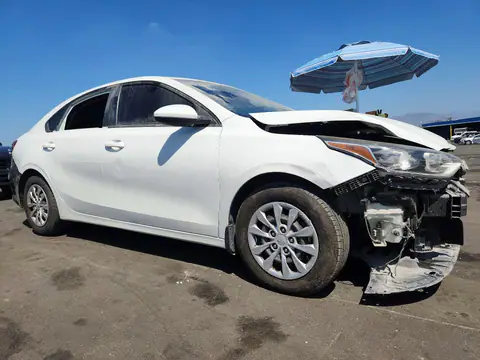 3KPF24AD6ME289542 — 2021 Kia Forte, zdjęcie 4 z Copart 30.09.2026, Przód