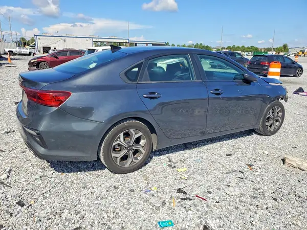 3KPF24AD5ME309327 — 2021 Kia Forte, zdjęcie 3 z Copart, Przód
