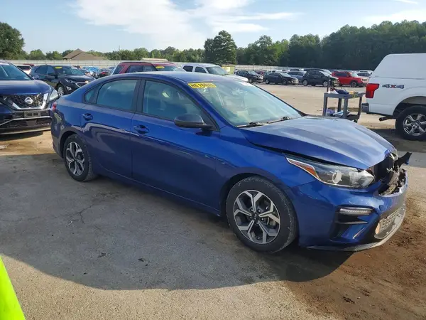 3KPF24AD2ME375768 — 2021 Kia Forte, zdjęcie 4 z Copart, Przód