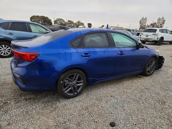 3KPF34AD3ME271836 — 2021 Kia Forte, zdjęcie 3 z Copart, Przód