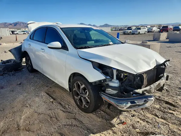 3KPF24AD1ME305274 — 2021 Kia Forte, photo 4 from Copart, Rear end