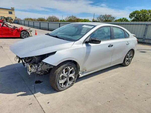 3KPF24AD3ME334288 Kia Forte 2021 — повреждение Передняя часть, фото до ремонта