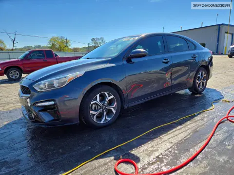 3KPF24AD0ME330599 — 2021 Kia Forte, Вандализм, фото до ремонта