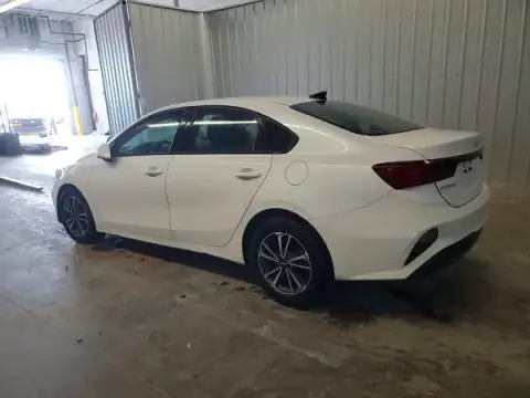 3KPF24AD3PE591908 — 2023 Kia Forte, фото 2 с аукциона Copart 22.09.2026, БОКОВАЯ ЧАСТЬ