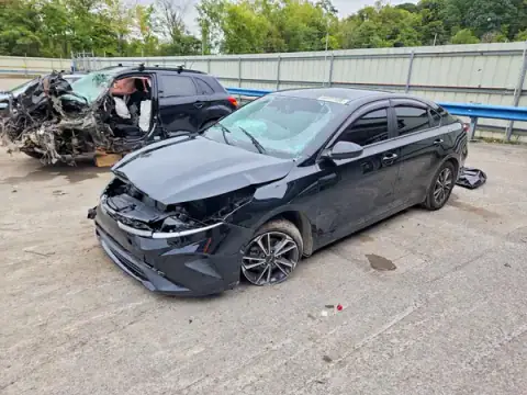 3KPF24AD5PE563012 — 2023 Kia Forte, Bok (Side), zdjęć przed naprawą