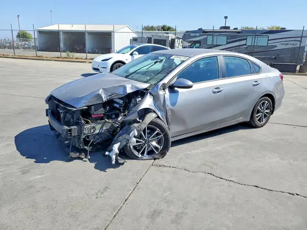 3KPF24AD2PE542179 Kia Forte 2023 — Front end damage, before-repair photo