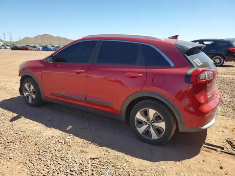 KNDCB3LC4H5104066 — 2017 Kia NIRO, photo 2 from Copart 15.10.2026, Front end