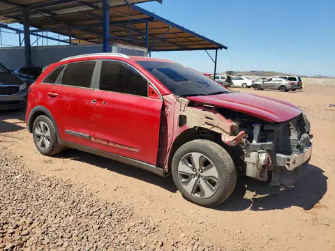 KNDCB3LC4H5104066 — 2017 Kia NIRO, photo 4 from Copart 15.10.2026, Front end