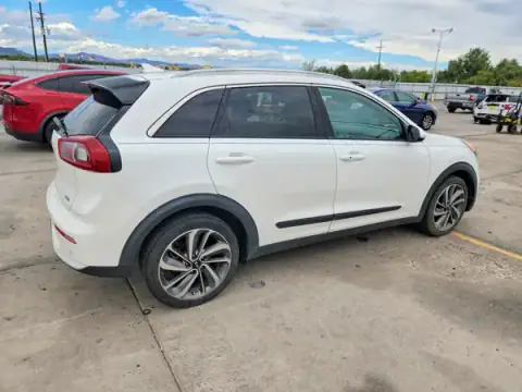 KNDCE3LC4H5049898 — 2017 Kia NIRO, foto 3 de Copart, Daños en los bajos