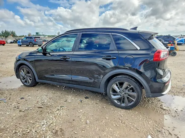 KNDCC3LC6H5045602 — 2017 Kia NIRO, photo 2 from Copart 14.10.2026, Mechanical damage
