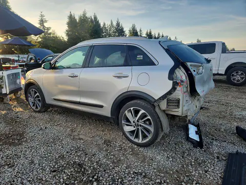 KNDCE3LC8H5078790 — 2017 Kia NIRO, photo 2 from Copart 13.10.2026, Rear end