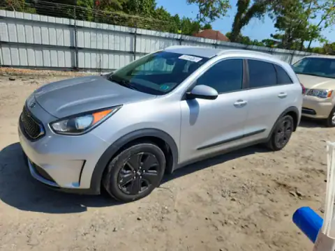 KNDCB3LC2J5176132 — 2018 Kia NIRO, Desgaste normal (Normal Wear), fotos antes de reparar