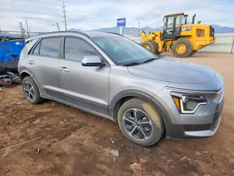 KNDCP3LE9S5263983 — 2025 Kia NIRO, фото 4 с аукциона Copart, ЗАДНЯЯ ЧАСТЬ