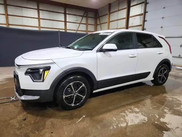 KNDCP3LEXT5337669 Kia NIRO 2026 — Front end damage, before-repair photo