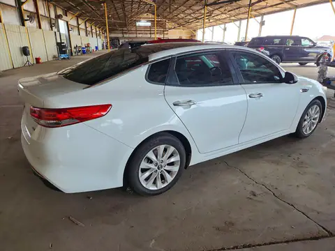 5XXGU4L32GG012675 — 2016 Kia Optima, photo 3 from Copart 14.10.2026, Minor dents and scratches