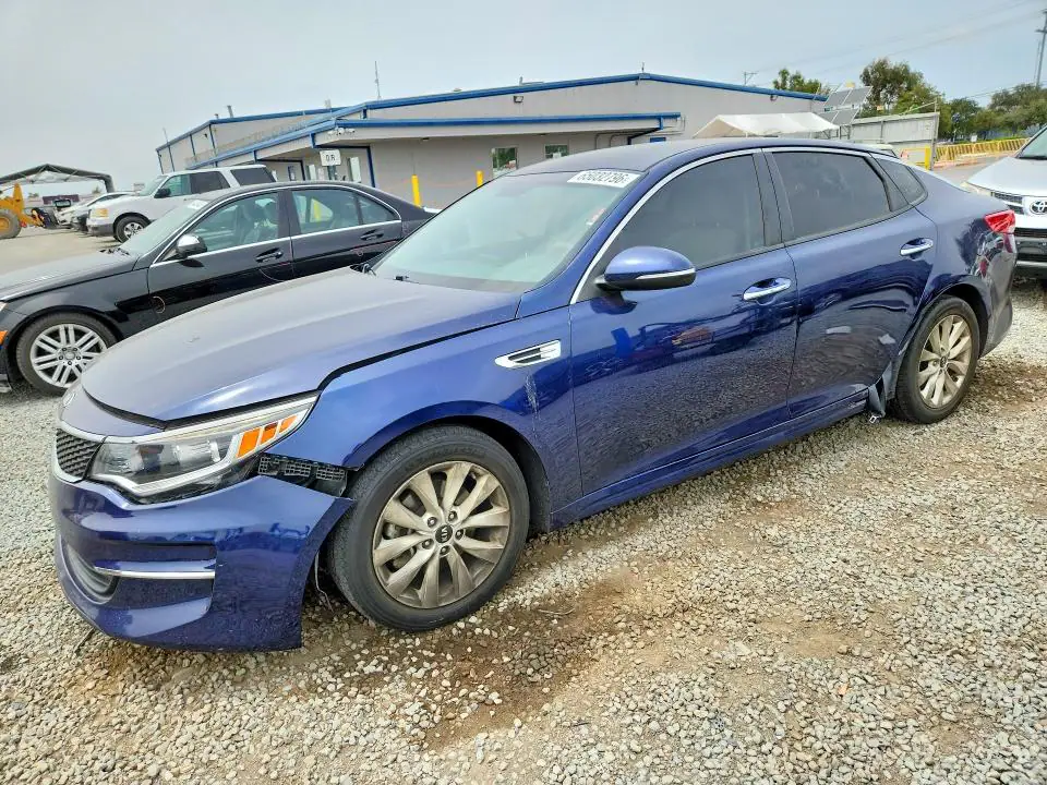 5XXGT4L36GG005683 Kia Optima 2016 — Front end damage, before-repair photo