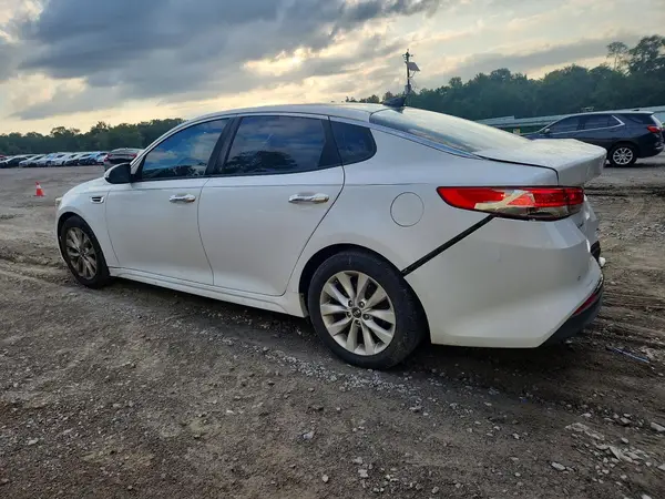 5XXGU4L32GG011610 — 2016 Kia Optima, photo 2 from Copart, Rear end