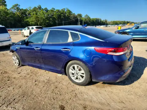 5XXGT4L3XHG168077 — 2017 Kia Optima, photo 2 from Copart 06.10.2026, Front end