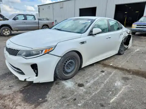 5XXGT4L31JG242525 Kia Optima 2018 — Vandalism damage, before-repair photo