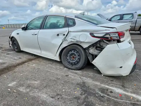 5XXGT4L31JG242525 — 2018 Kia Optima, photo 2 from Copart, Vandalism