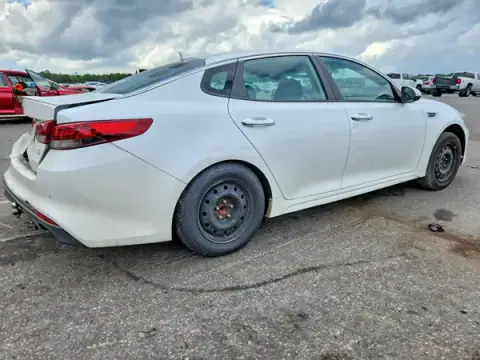 5XXGT4L31JG242525 — 2018 Kia Optima, photo 3 from Copart, Vandalism