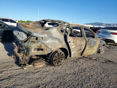 5XXGU4L11LG413885 — 2020 Kia Optima, zdjęcie 3 z Copart 22.10.2026, Pożar