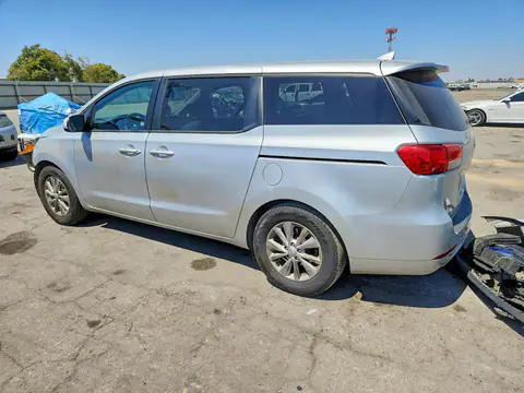 KNDMB5C10H6219112 — 2017 Kia Sedona, photo 2 from Copart 16.10.2026, Front end