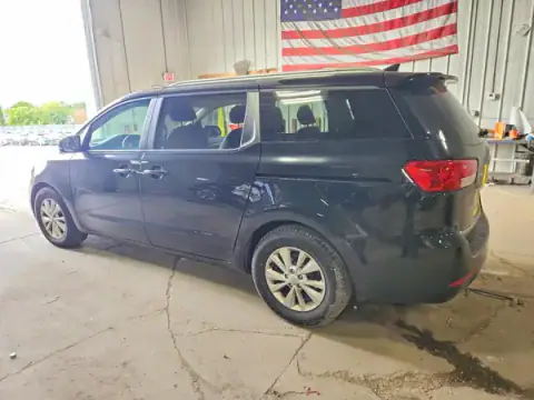 KNDMB5C19H6318236 — 2017 Kia Sedona, photo 2 from Copart 19.10.2026, Front end