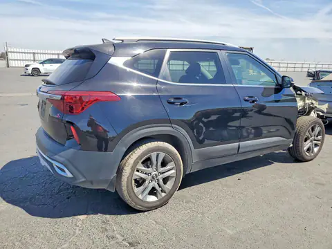KNDEU2AA2M7141663 — 2021 Kia Seltos, photo 3 from Copart 15.10.2026, Front end