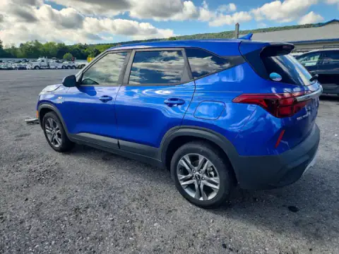 KNDEPCAA9M7134755 — 2021 Kia Seltos, zdjęcie 2 z Copart 20.10.2026, Przód
